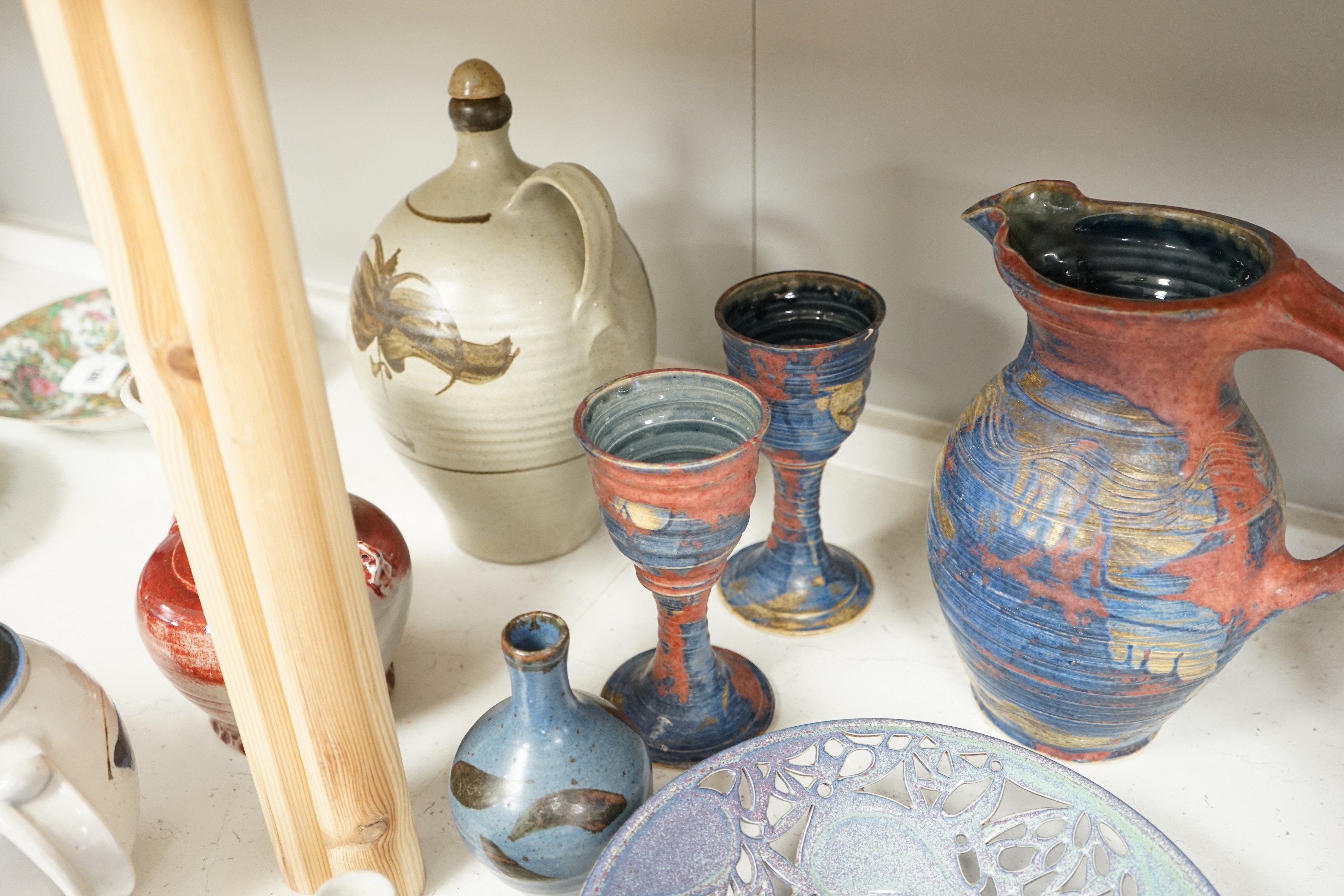 Nineteen pieces of contemporary ceramics, including Michael Kennedy, etc.